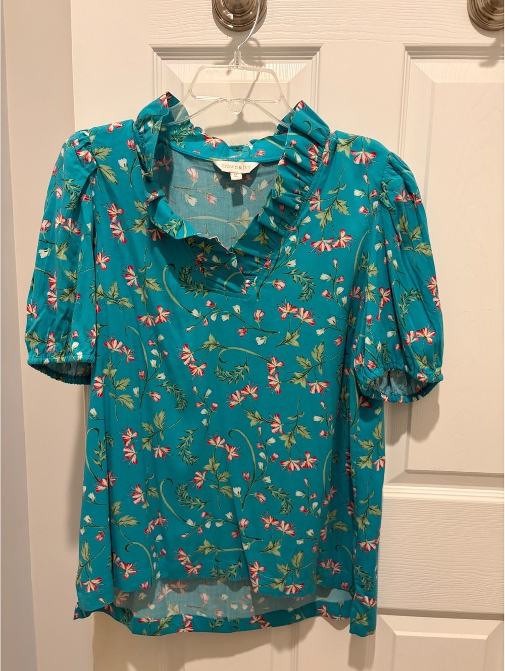 Crown & Ivy Teal floral ruffle-neck blouse - M